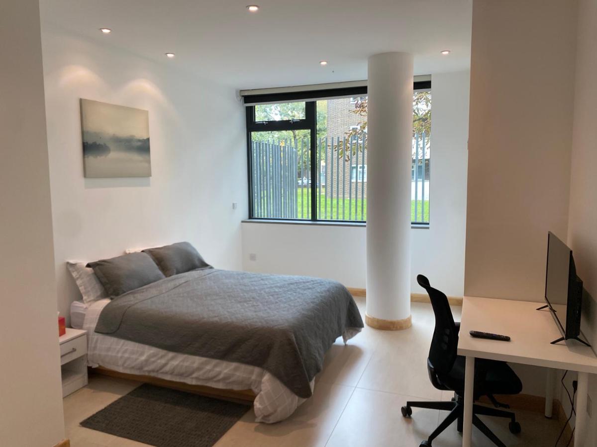 Spacious Shared Double Bedroom In Londres