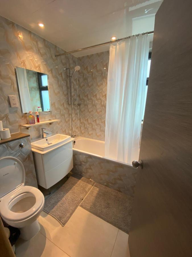 Séjour chez l'habitant Spacious Shared Double Bedroom In